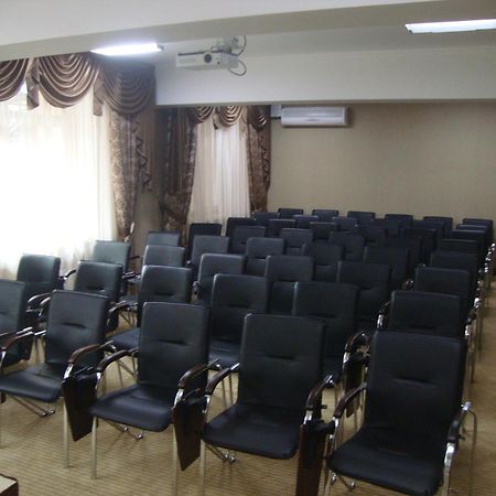 Voyage Hotel Almaty Eksteriør billede