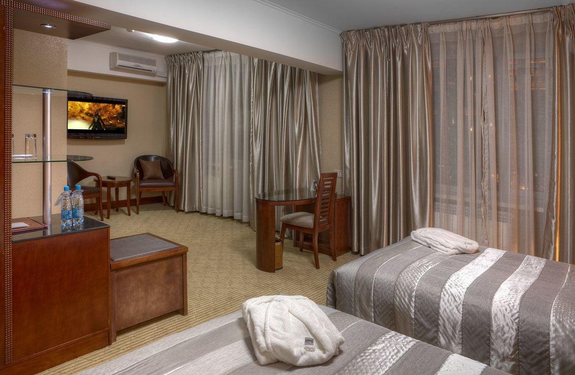 Voyage Hotel Almaty Eksteriør billede