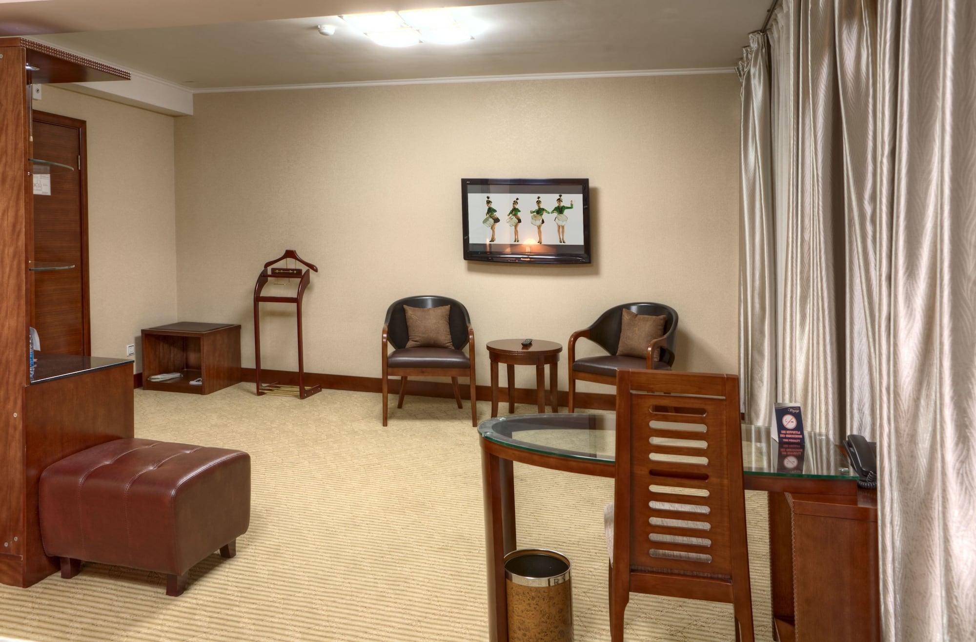 Voyage Hotel Almaty Eksteriør billede