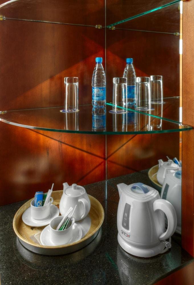 Voyage Hotel Almaty Eksteriør billede