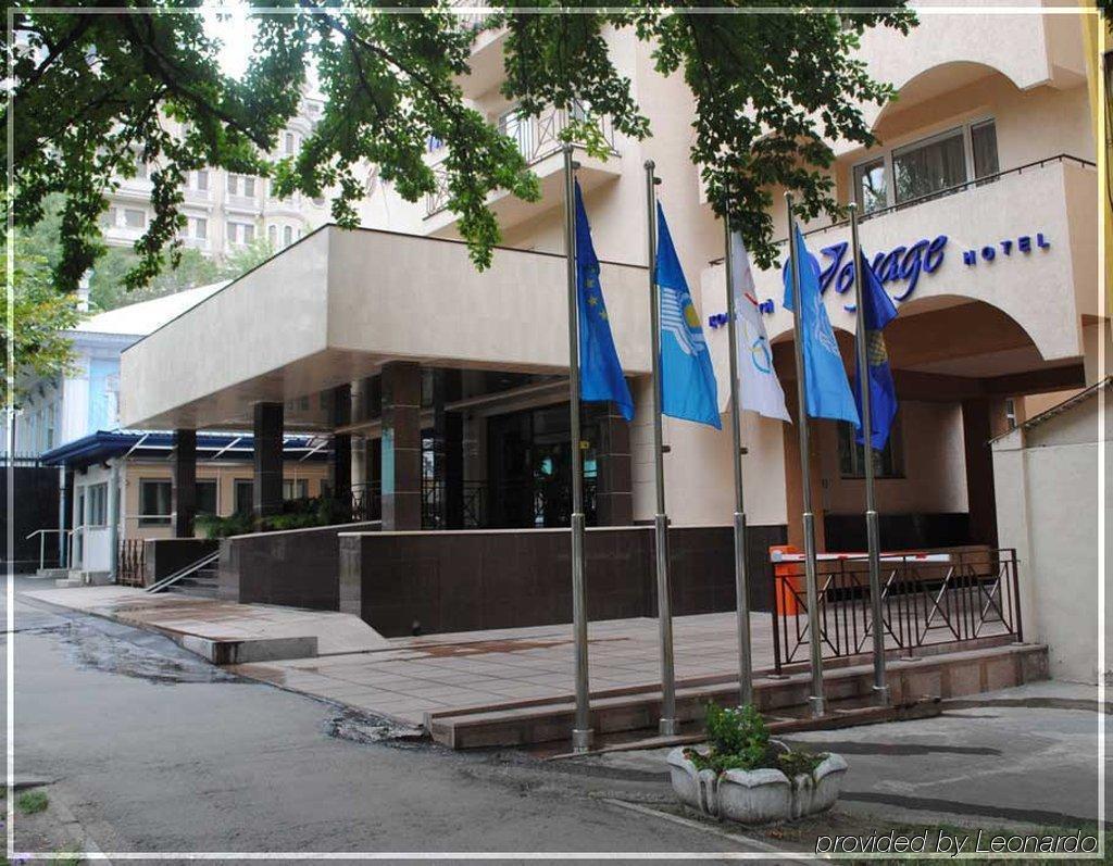 Voyage Hotel Almaty Eksteriør billede
